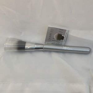 it brushes: Airbrush Flawless Foundation Brush #104